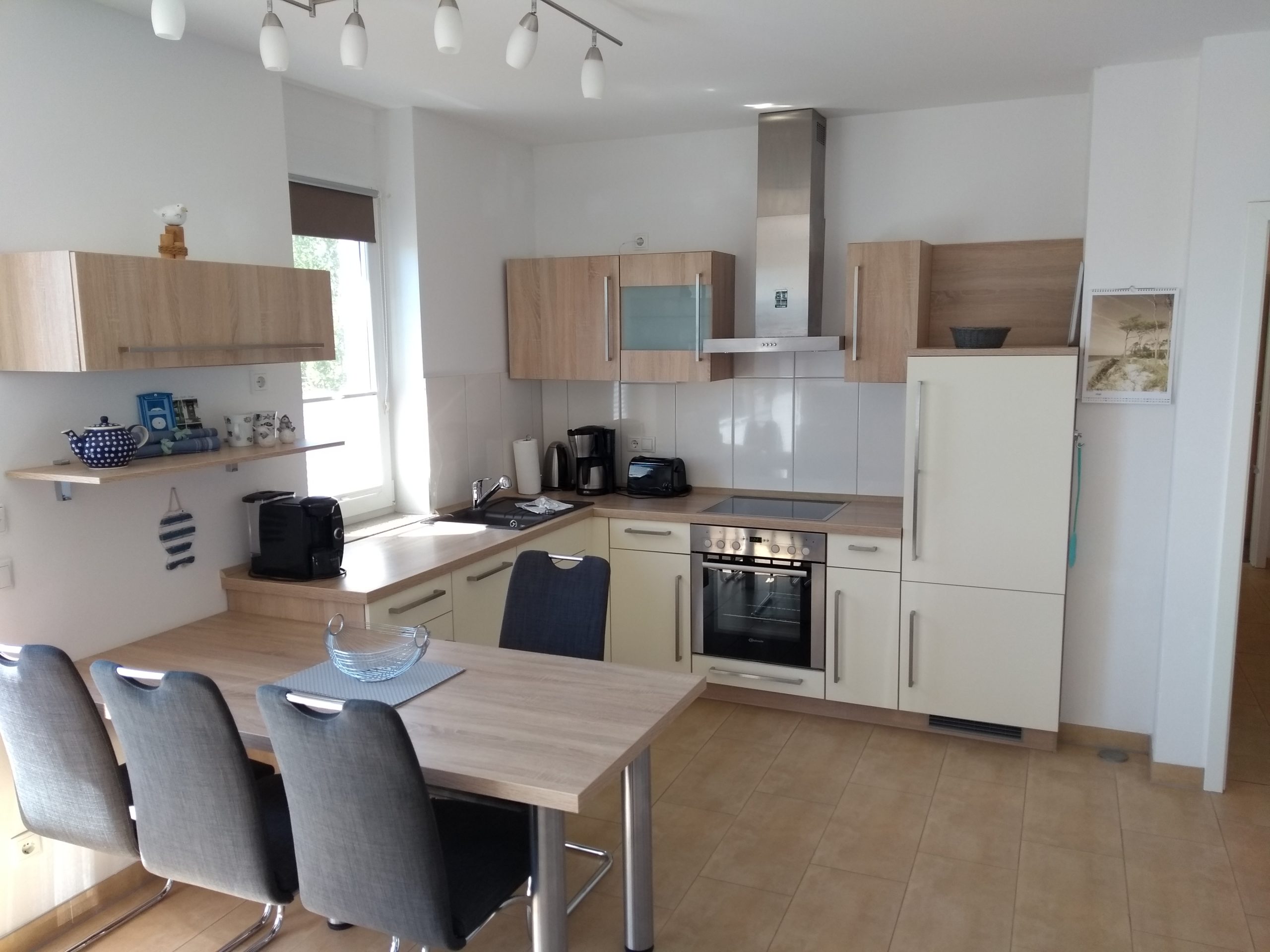 Vollausgestattete Küche der Ferienwohnung Sünnsiet in Dierhagen